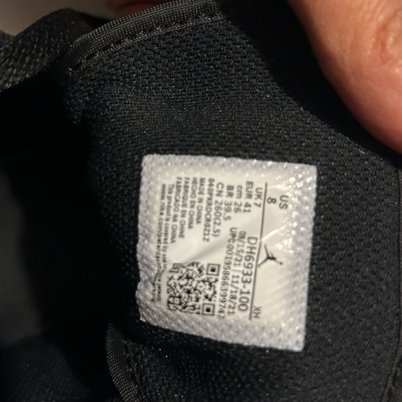 Air Jordan 1 Retro Mid Triple Black - 8 M W 9.5 - Picture 2 of 8